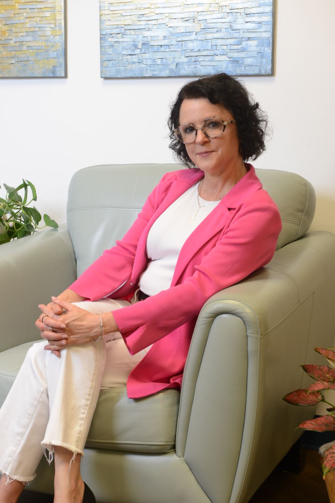 BioMental psychiatrist seated in a consultation office